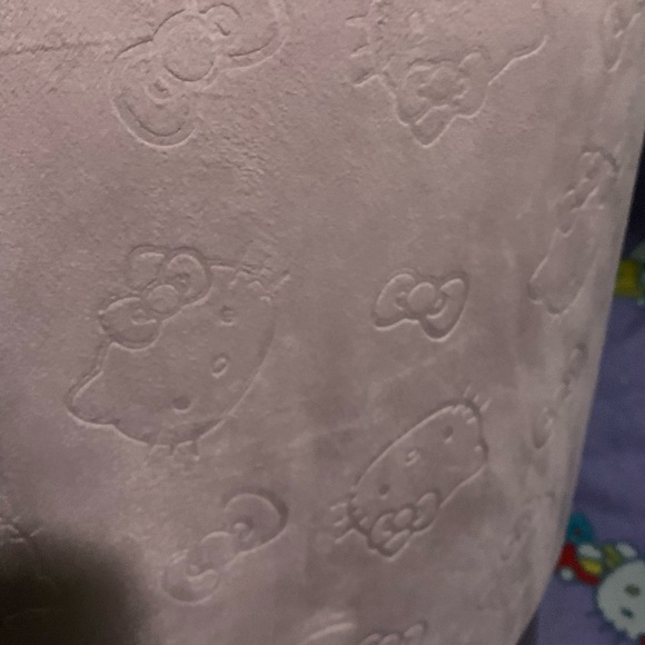 Hello Kitty Vanity stool - Picture 6 of 9